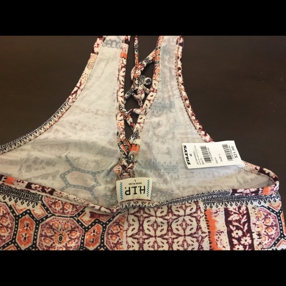 Patterned halter top - Picture 4 of 7